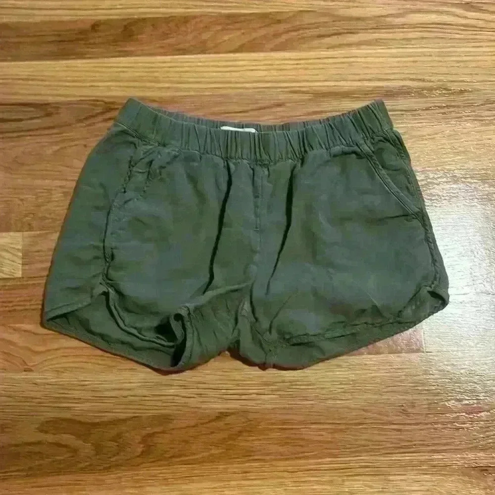 Madewell green shorts